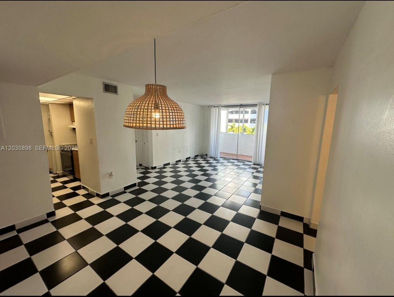 5055 NW 7th St , Unit 409, Miami, FL 33126 Photo