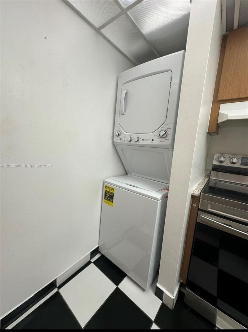 5055 NW 7th St , Unit 409, Miami, FL 33126 Photo