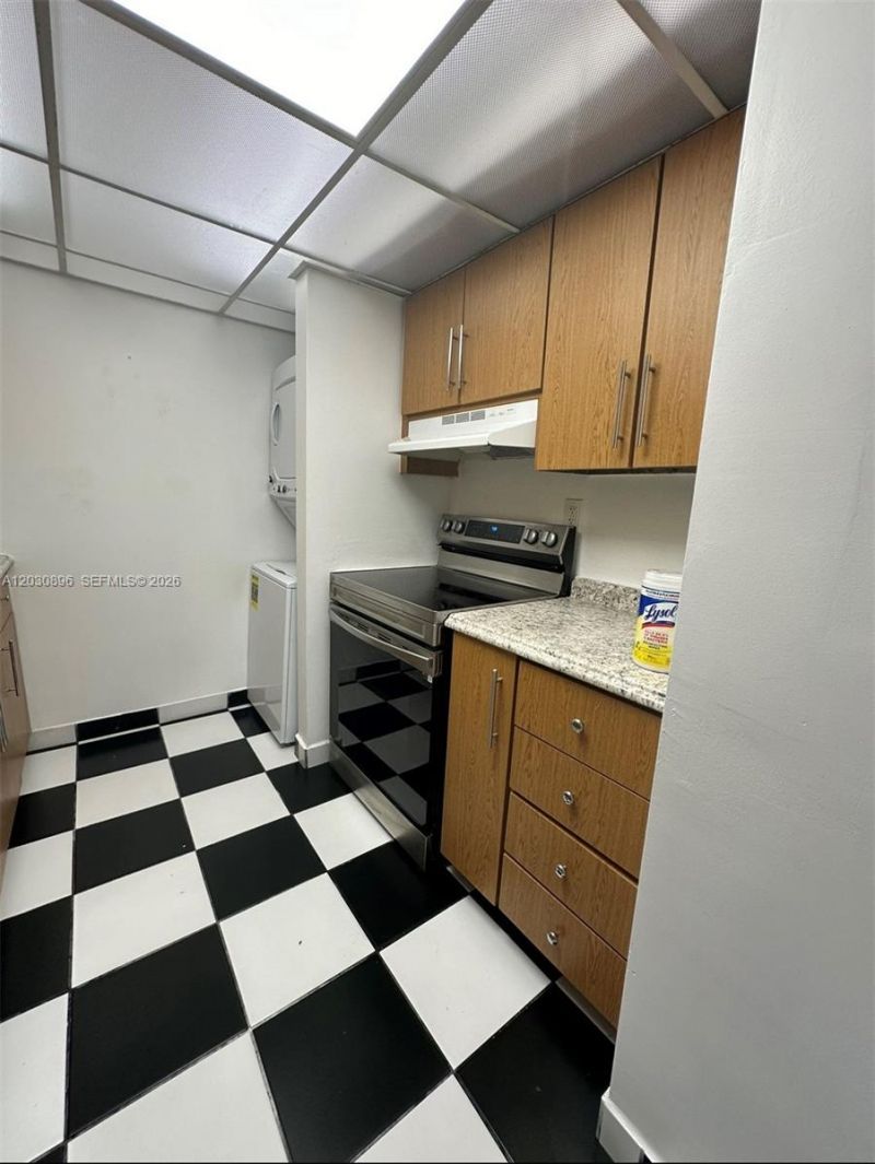 5055 NW 7th St , Unit 409, Miami, FL 33126 Photo