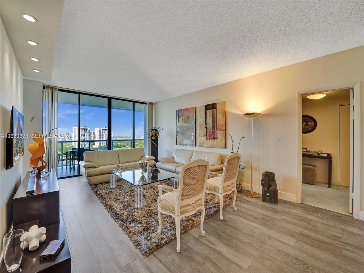 20281 E Country Club Dr , Unit 1609, Aventura, FL 33180 Photo