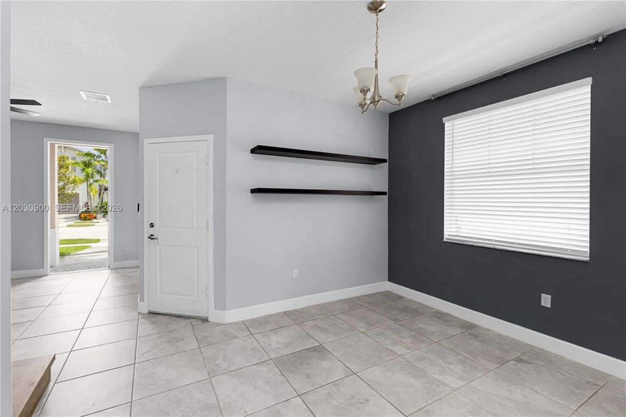4813 NW 48th Ter, Tamarac, FL 33319 Photo