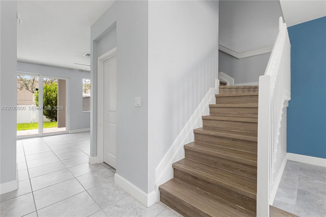 4813 NW 48th Ter, Tamarac, FL 33319 Photo