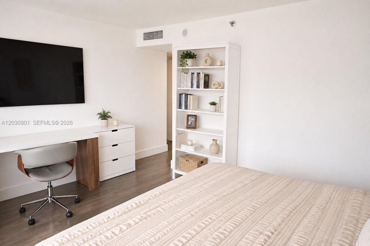 1627 Brickell Ave , Unit 1005, Miami, FL 33129 Photo
