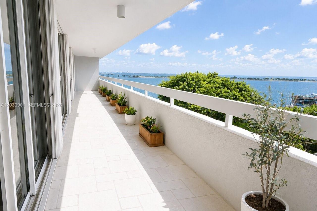 1627 Brickell Ave , Unit 1005, Miami, FL 33129 Photo