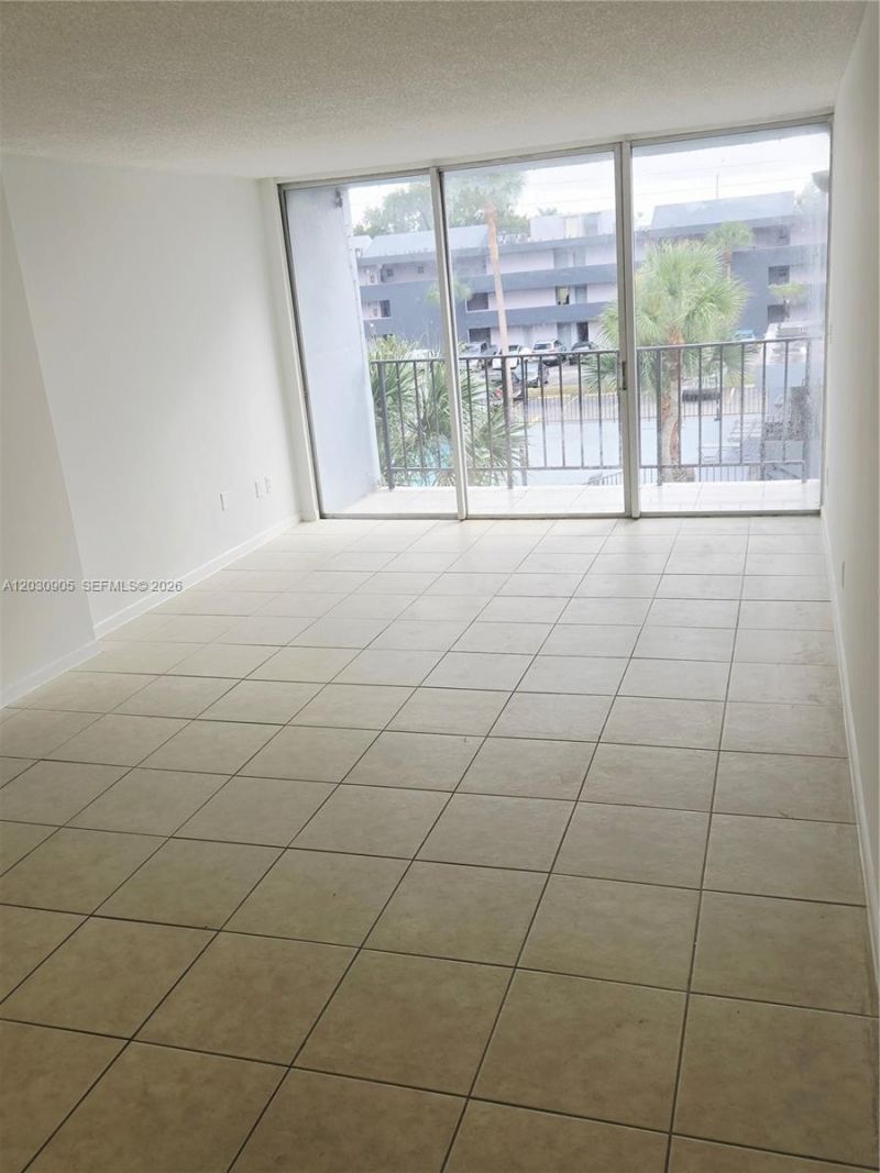 8821 W Flagler St , Unit 313, Miami, FL 33174 Photo