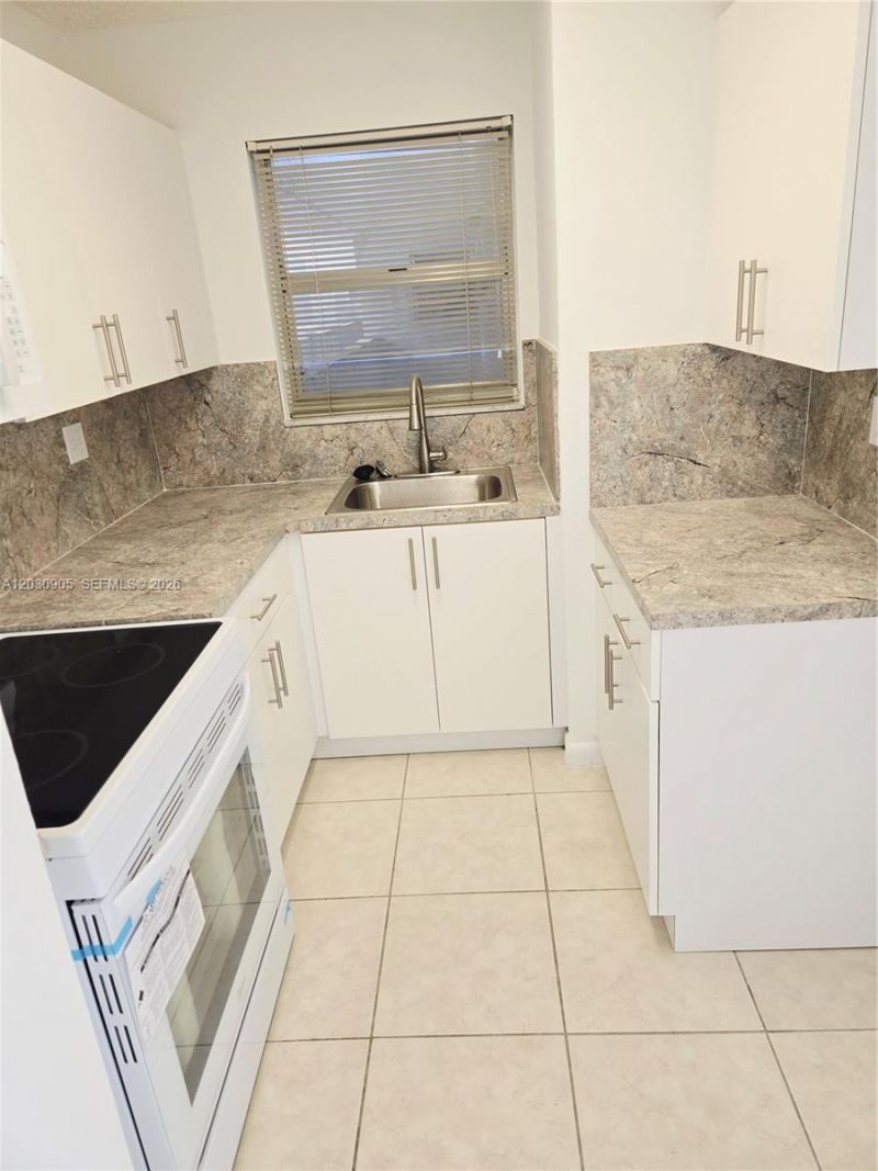 8821 W Flagler St , Unit 313, Miami, FL 33174 Photo