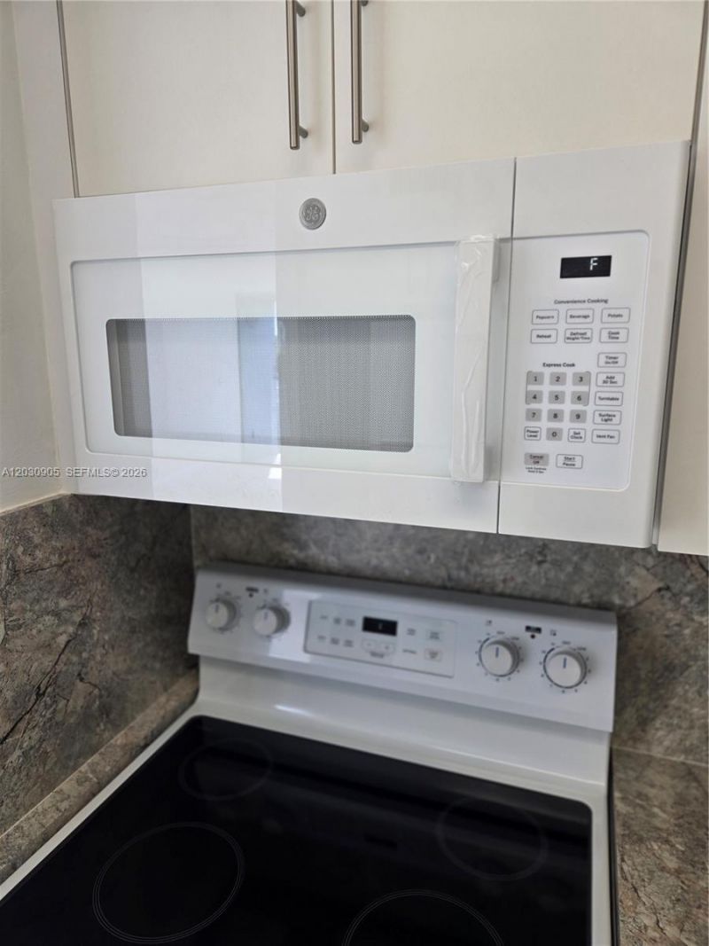 8821 W Flagler St , Unit 313, Miami, FL 33174 Photo