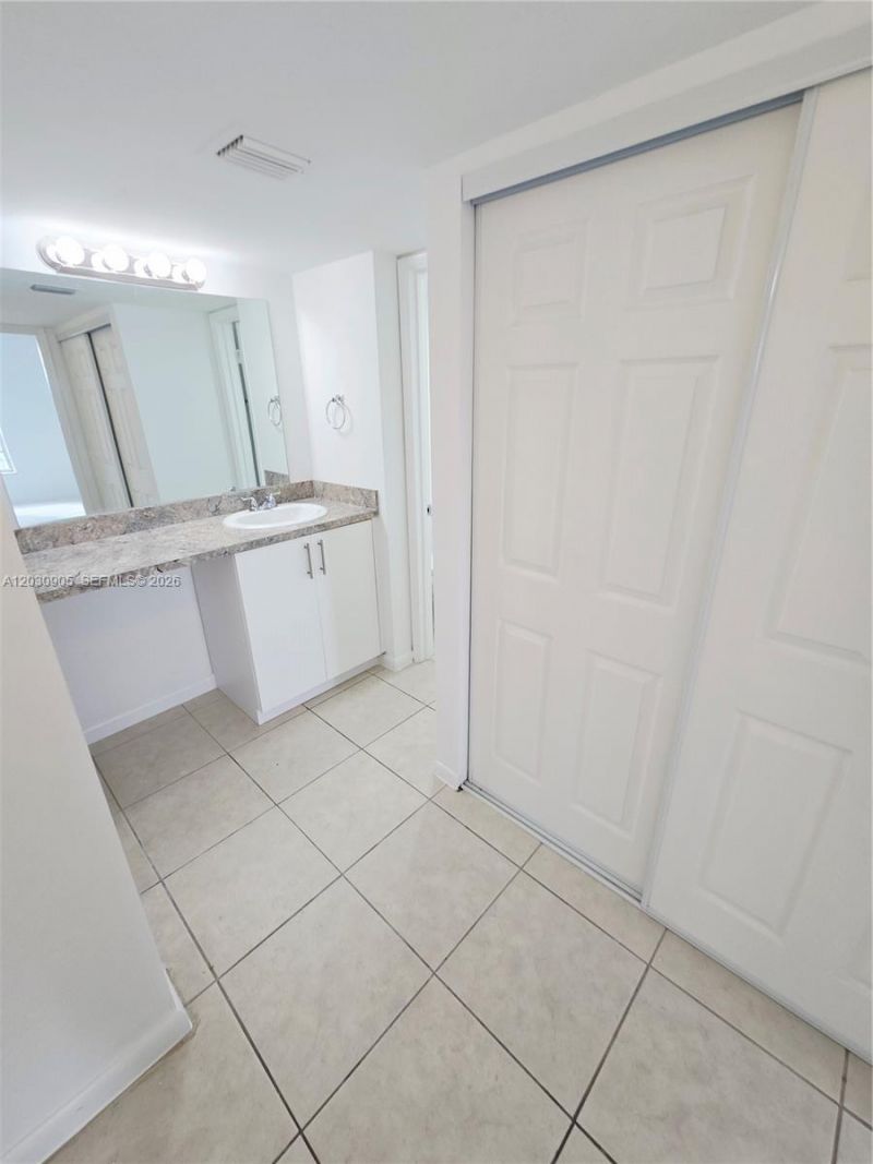 8821 W Flagler St , Unit 313, Miami, FL 33174 Photo