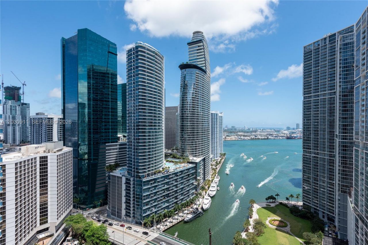 77 SE 5th Street , Unit 1804, Miami, FL 33131 Photo