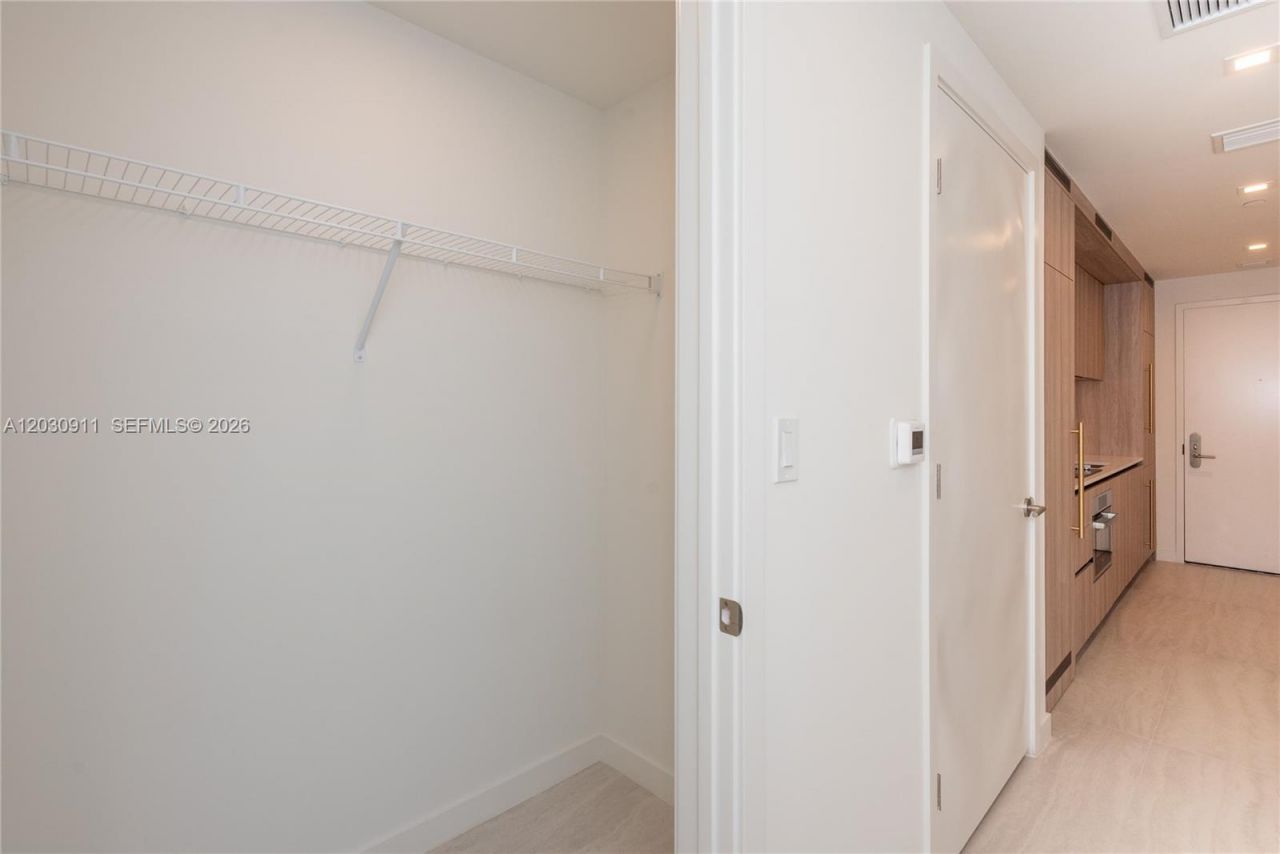 77 SE 5th Street , Unit 1804, Miami, FL 33131 Photo