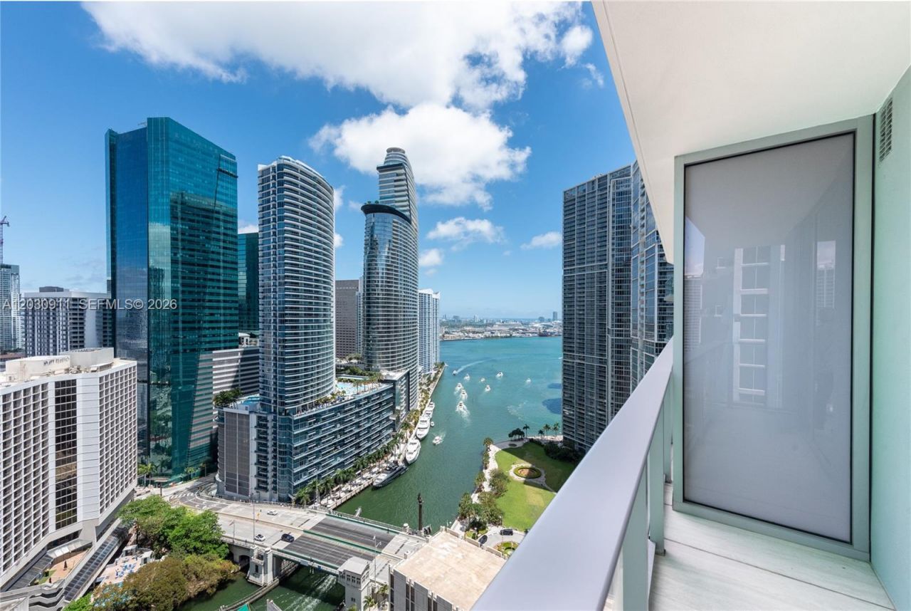 77 SE 5th Street , Unit 1804, Miami, FL 33131 Photo