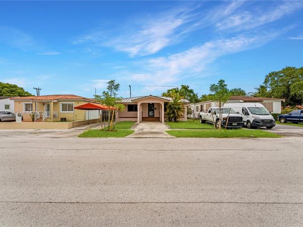 121 SW 71st Ave, Miami, FL 33144