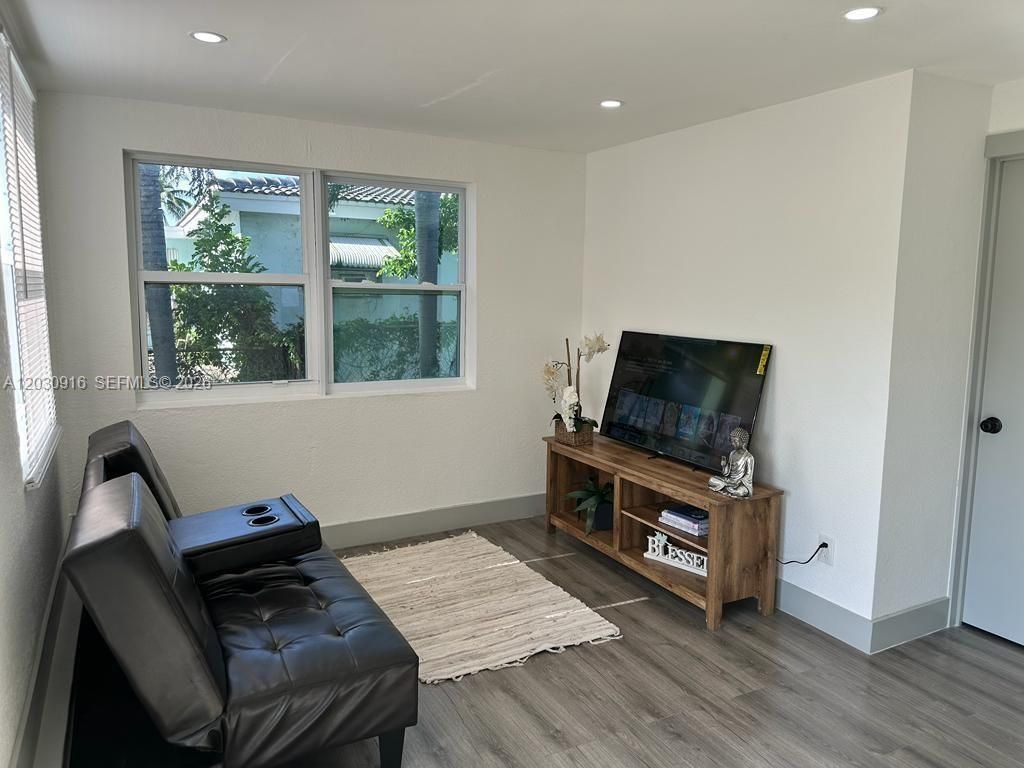 1029 SW 1st Ave , Pompano Beach, FL 33060 Photo