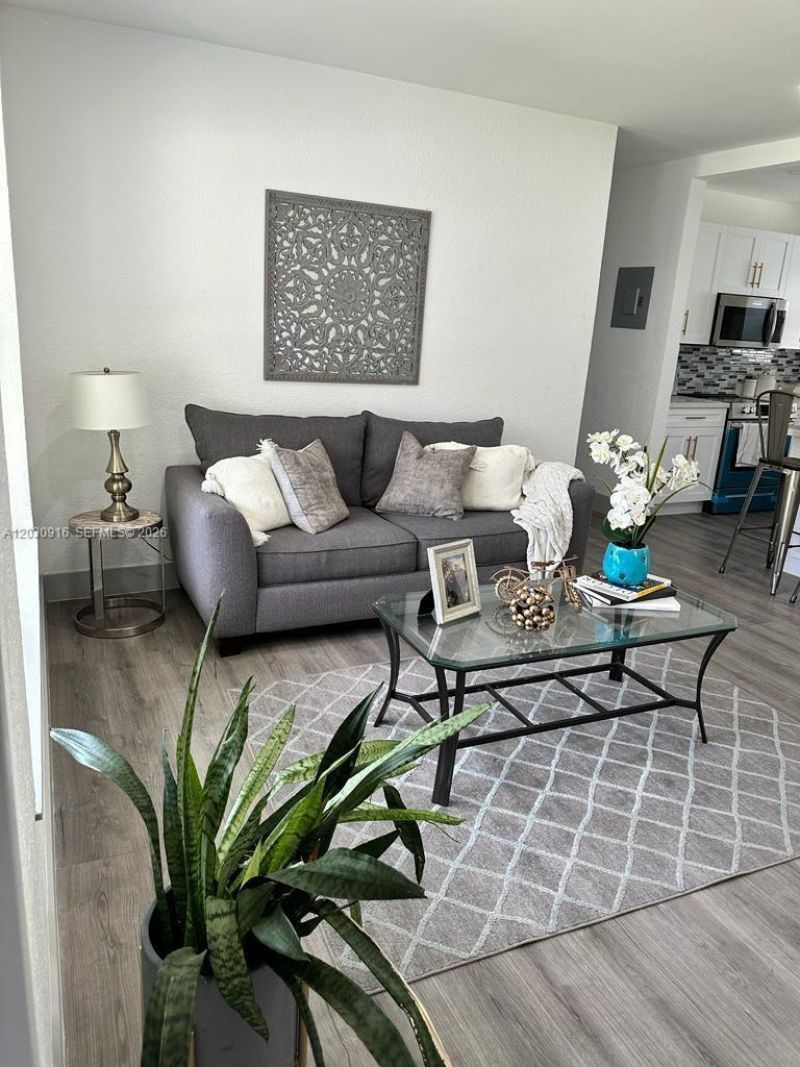 1029 SW 1st Ave , Pompano Beach, FL 33060 Photo
