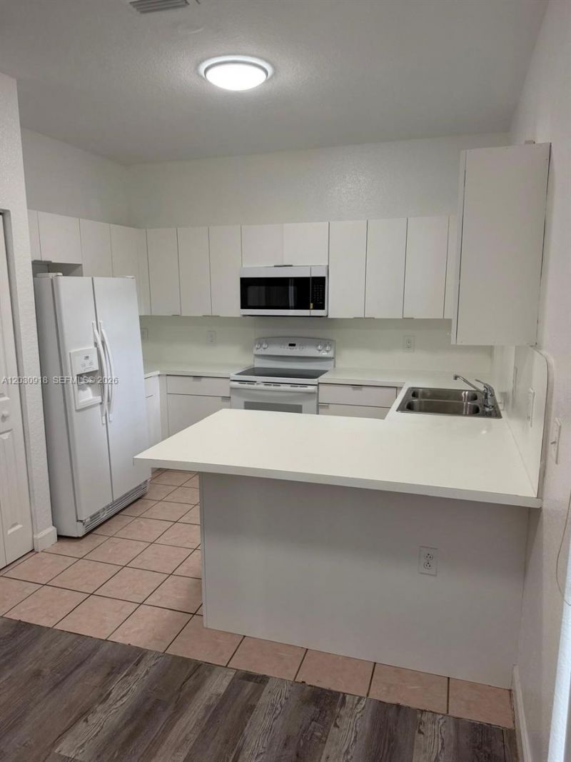 374 NE 27th Ave , Unit 203, Homestead, FL 33033 Photo