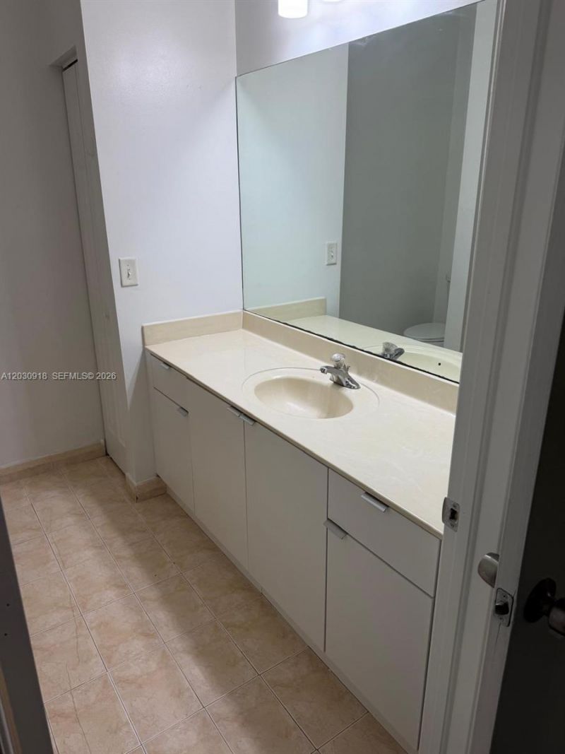374 NE 27th Ave , Unit 203, Homestead, FL 33033 Photo