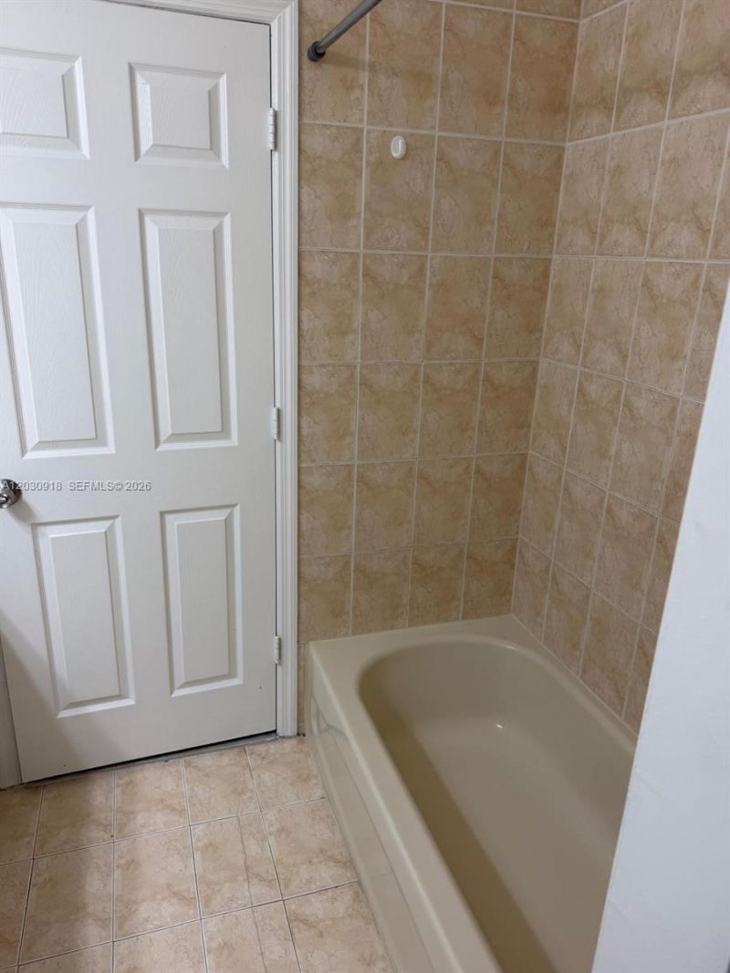 374 NE 27th Ave , Unit 203, Homestead, FL 33033 Photo