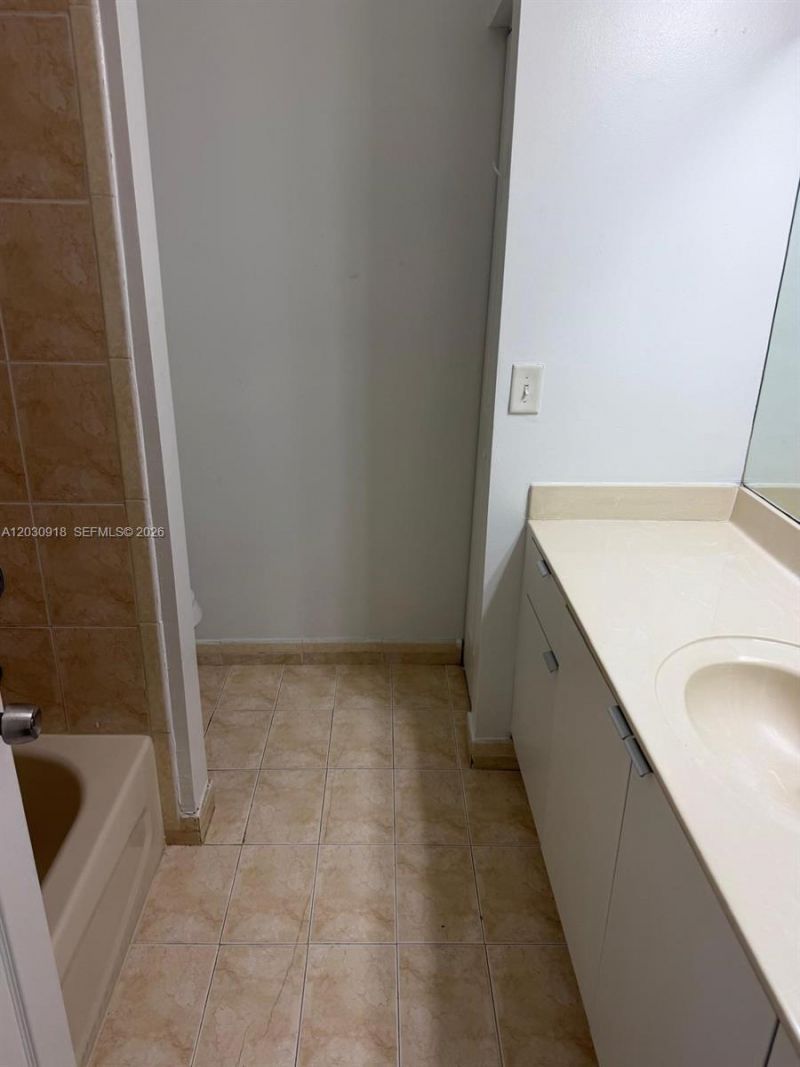 374 NE 27th Ave , Unit 203, Homestead, FL 33033 Photo