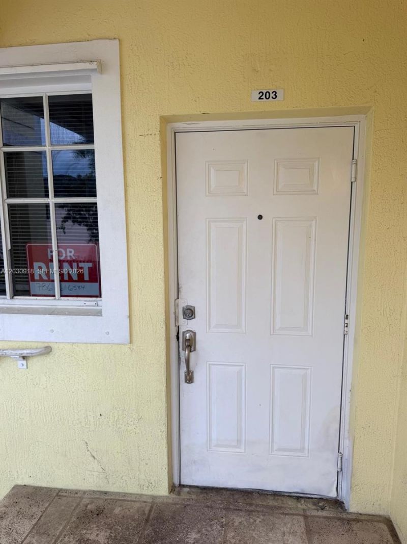 374 NE 27th Ave , Unit 203, Homestead, FL 33033 Photo