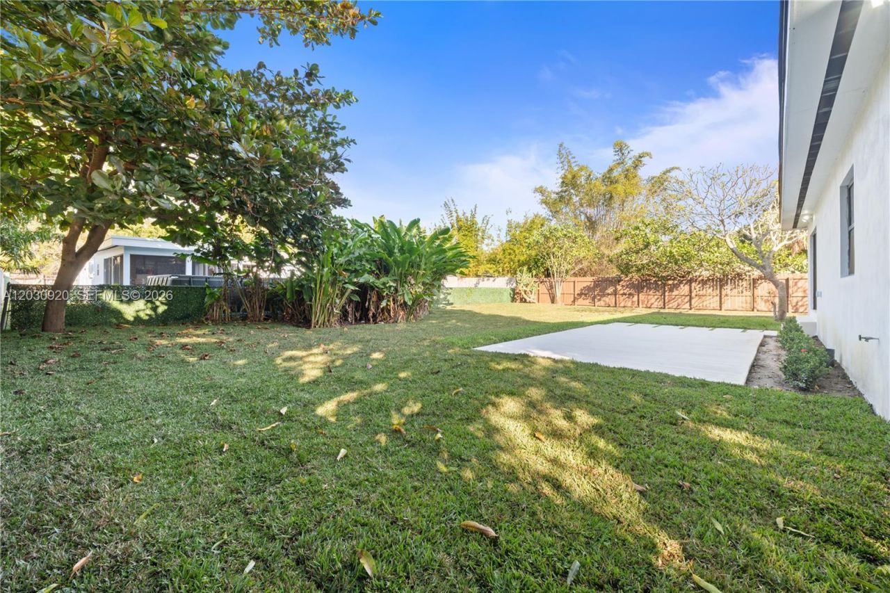 665 NE 117th St , Unit 665, Biscayne Park, FL 33161 Photo