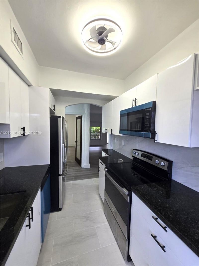 2131 Calais Dr , Unit 7, Miami Beach, FL 33141 Photo