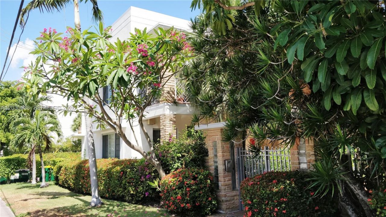 2131 Calais Dr , Unit 7, Miami Beach, FL 33141 Photo