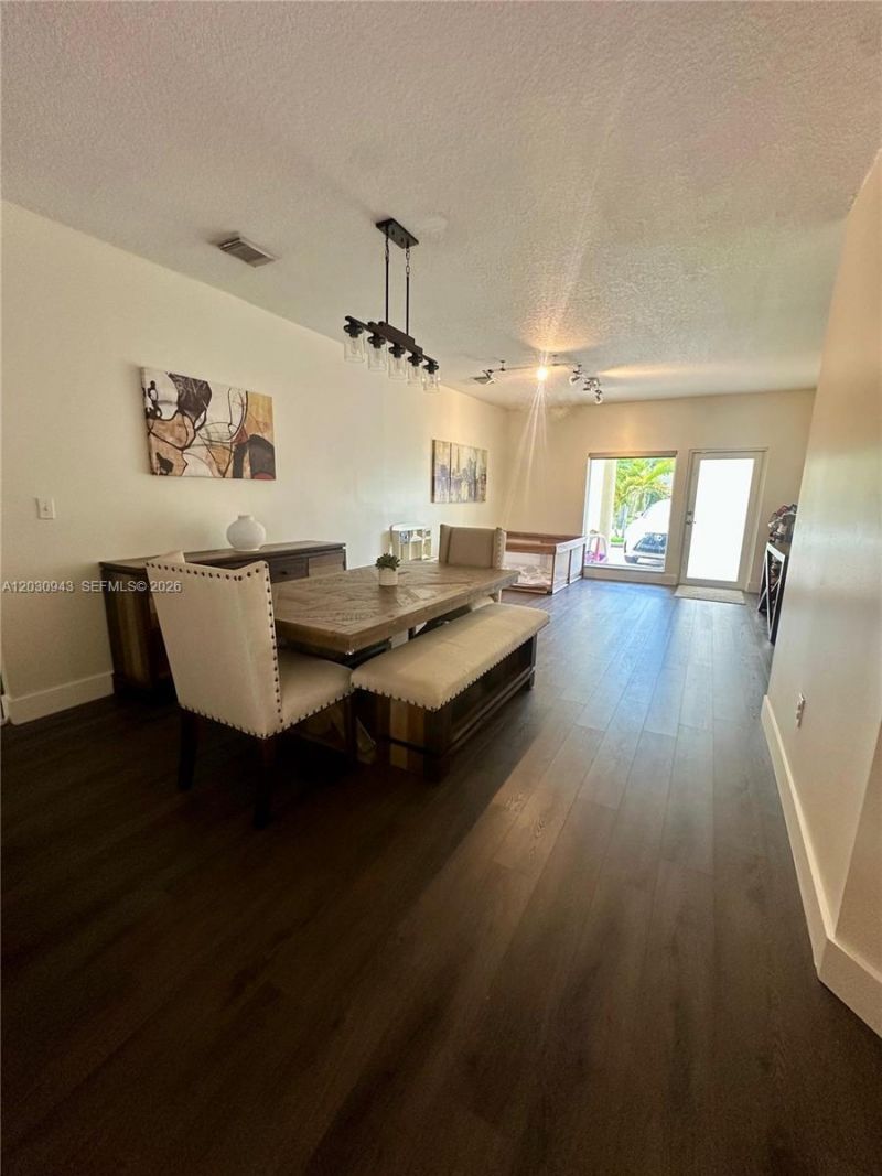 15490 SW 10th St, Miami, FL 33194 Photo