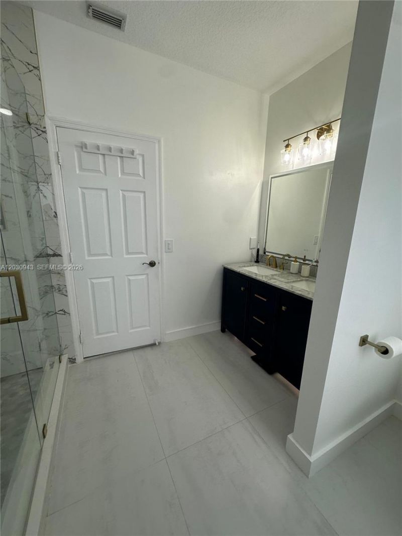 15490 SW 10th St, Miami, FL 33194 Photo
