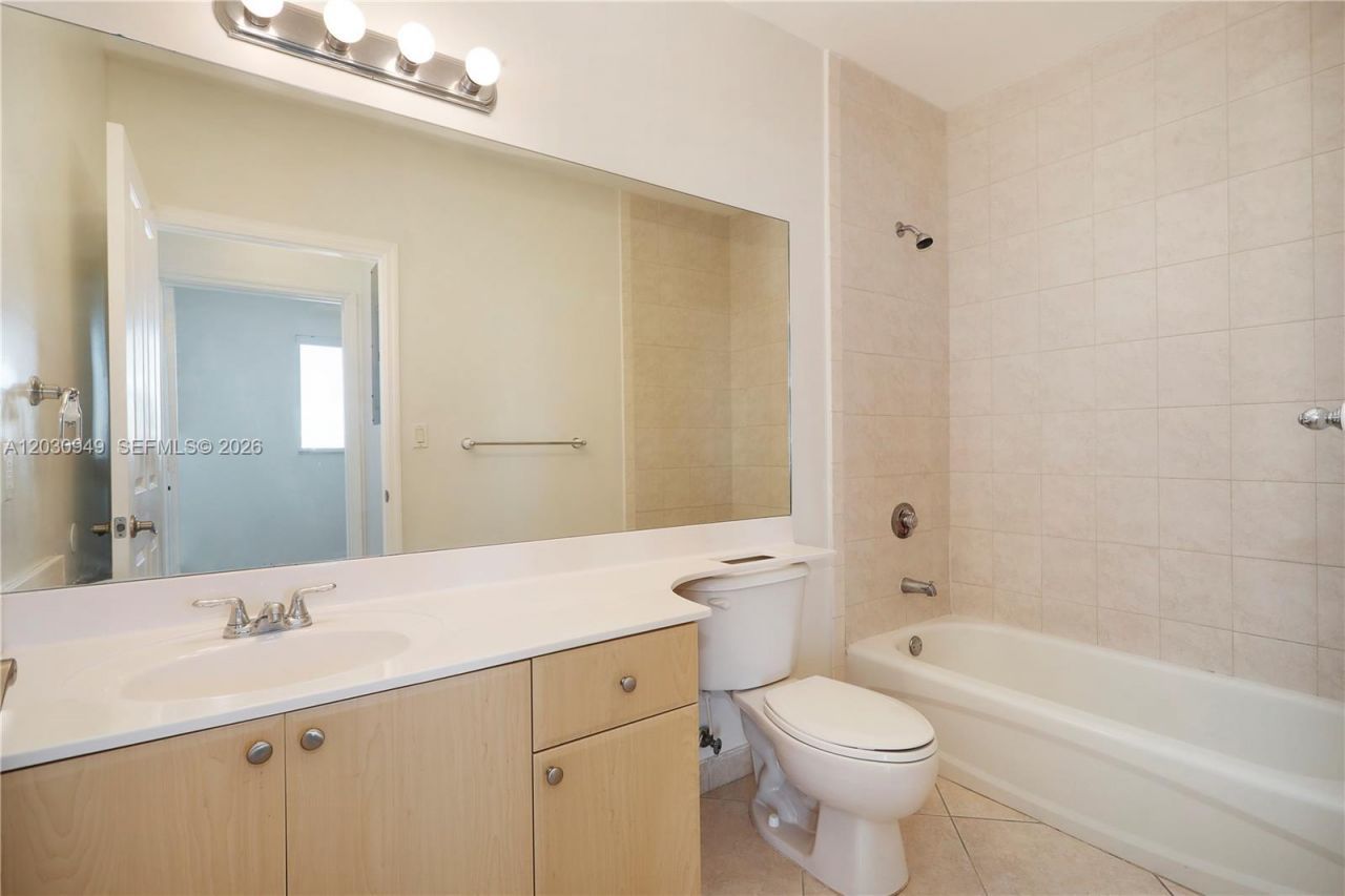 2280 SW 32nd Ave , Unit 605, Miami, FL 33145 Photo