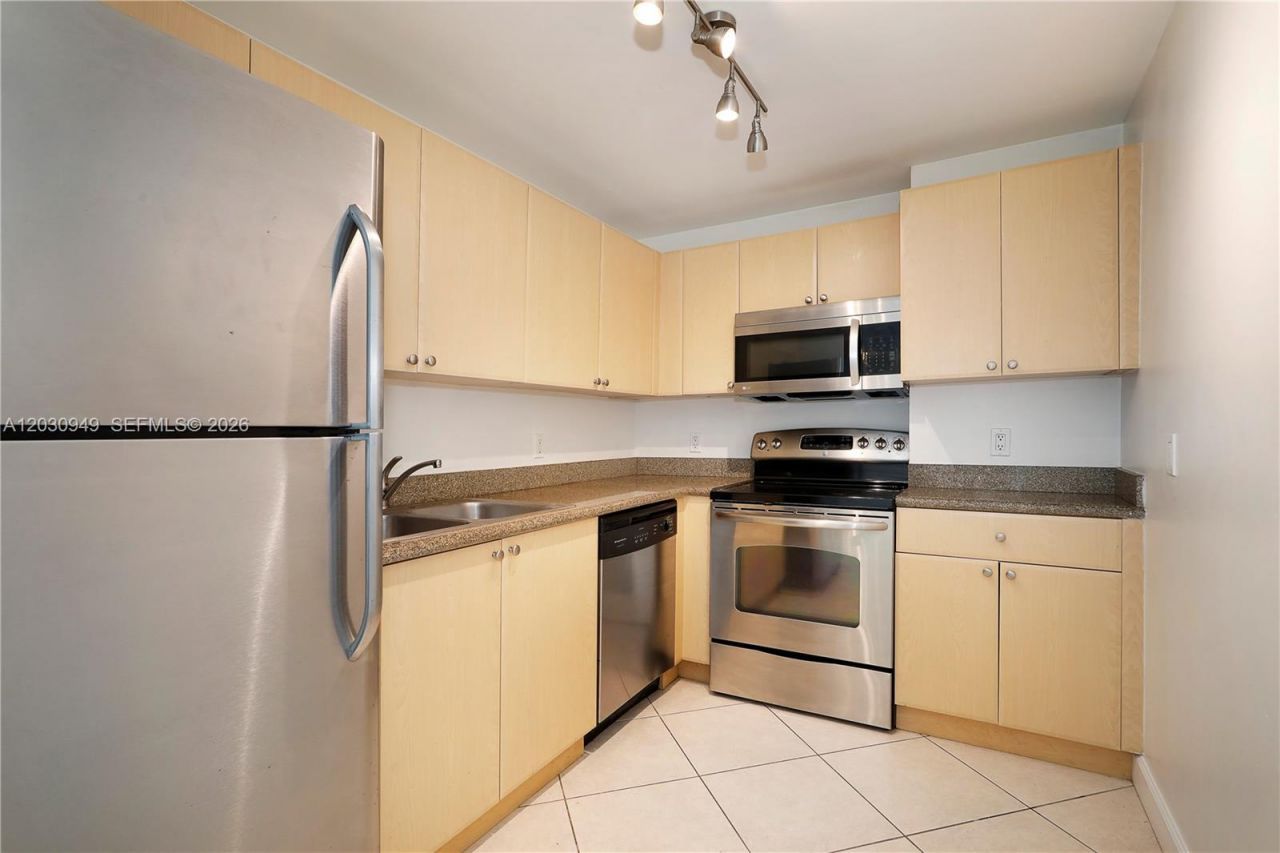 2280 SW 32nd Ave , Unit 605, Miami, FL 33145 Photo