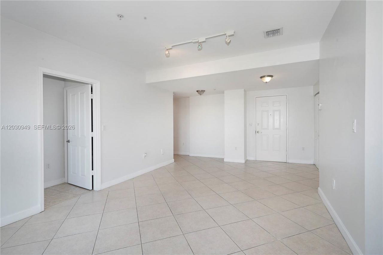 2280 SW 32nd Ave , Unit 605, Miami, FL 33145 Photo