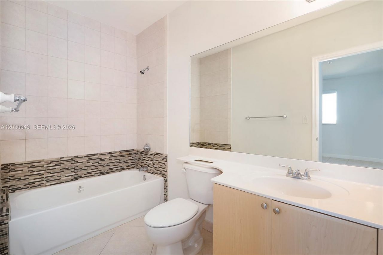 2280 SW 32nd Ave , Unit 605, Miami, FL 33145 Photo