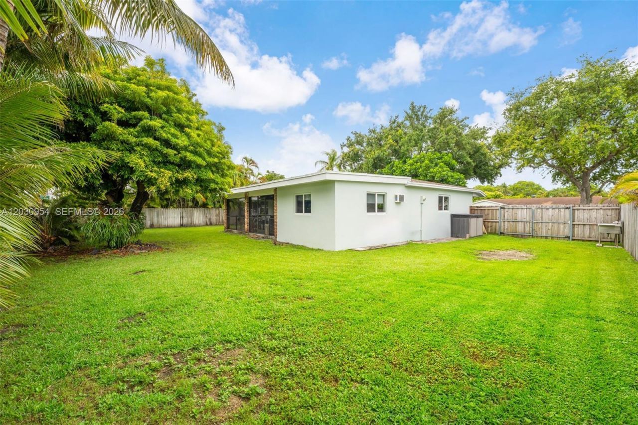10421 SW 107th St , Miami, FL 33176 Photo
