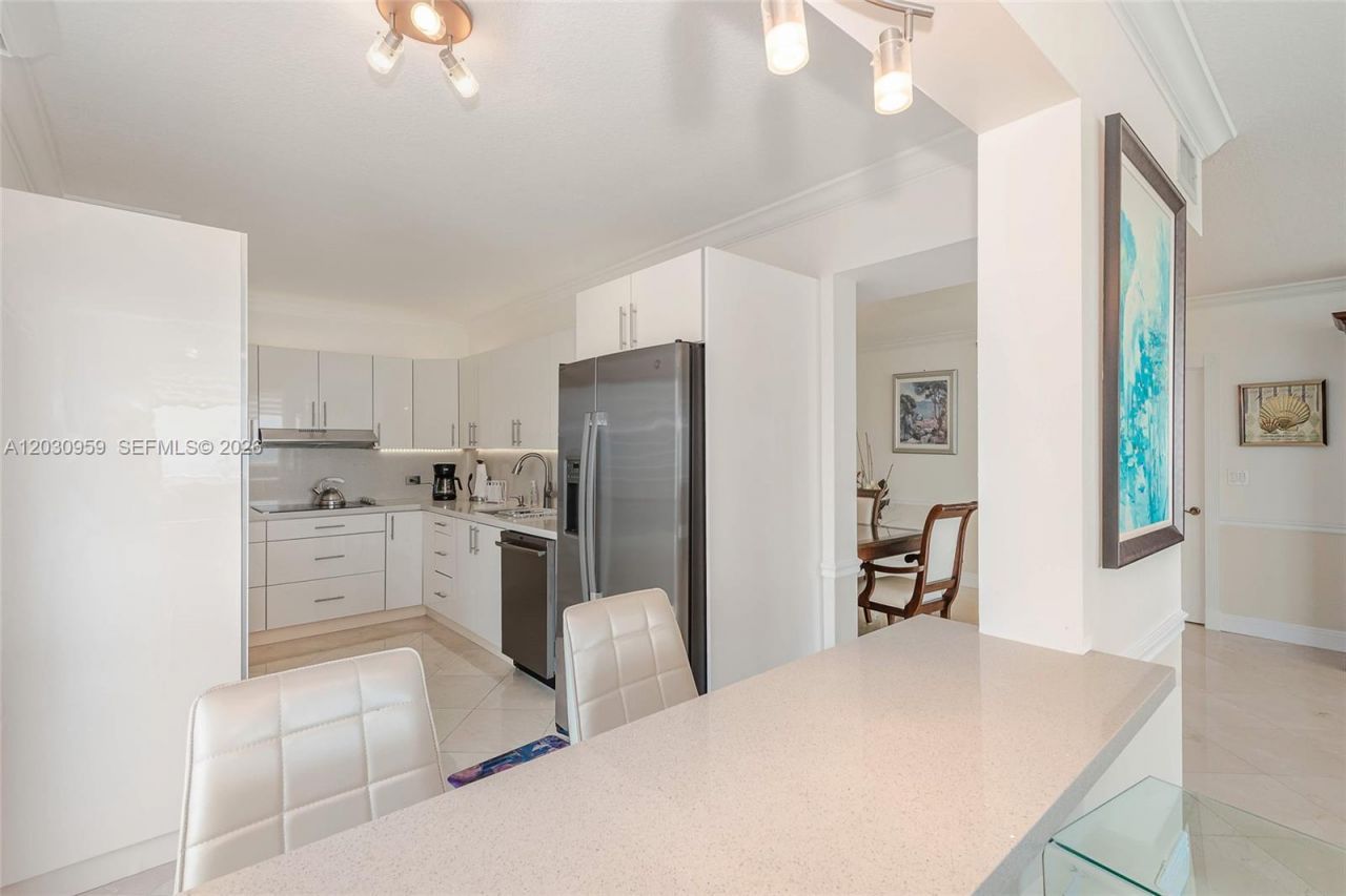 8855 Collins Ave , Unit 8J, Surfside, FL 33154 Photo