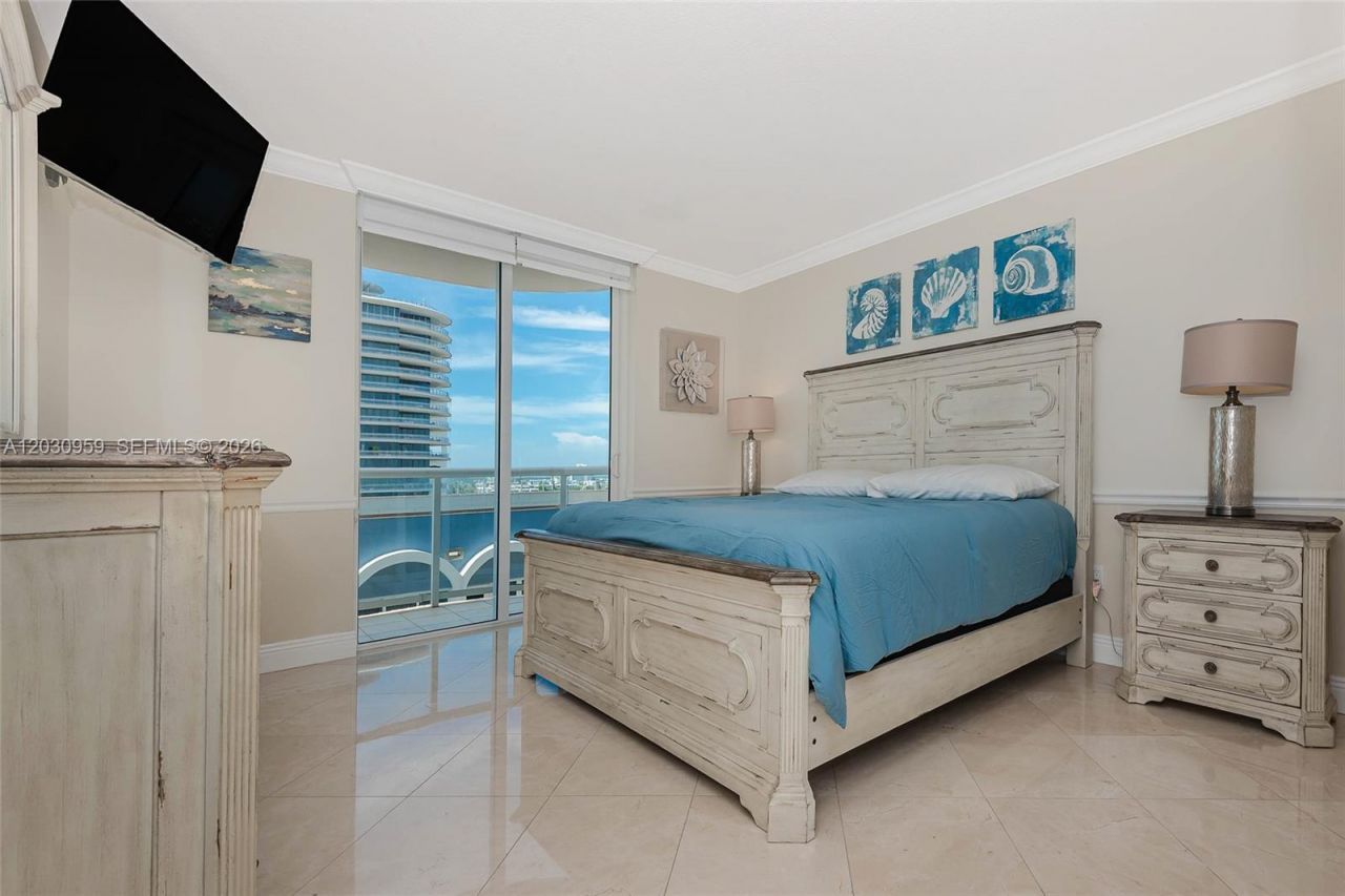 8855 Collins Ave , Unit 8J, Surfside, FL 33154 Photo