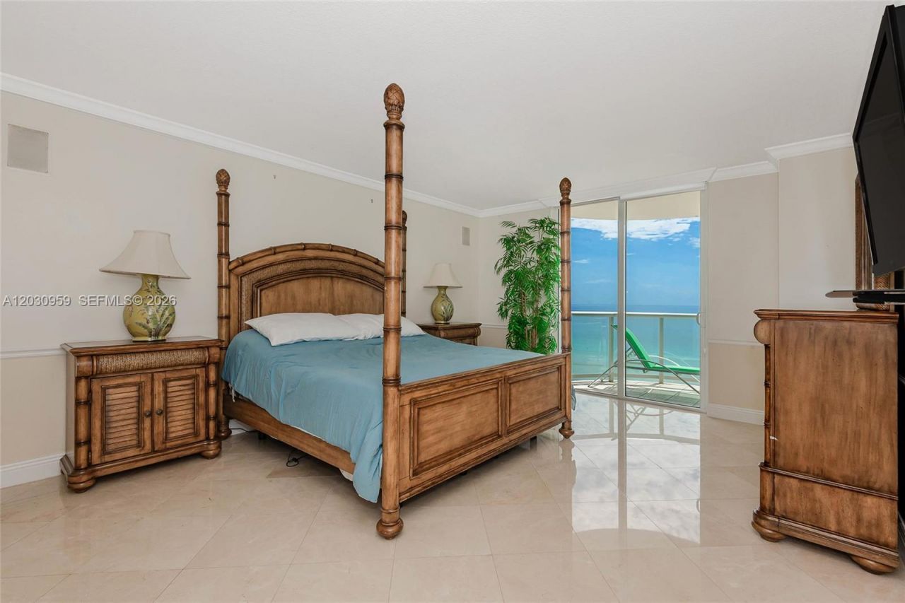 8855 Collins Ave , Unit 8J, Surfside, FL 33154 Photo