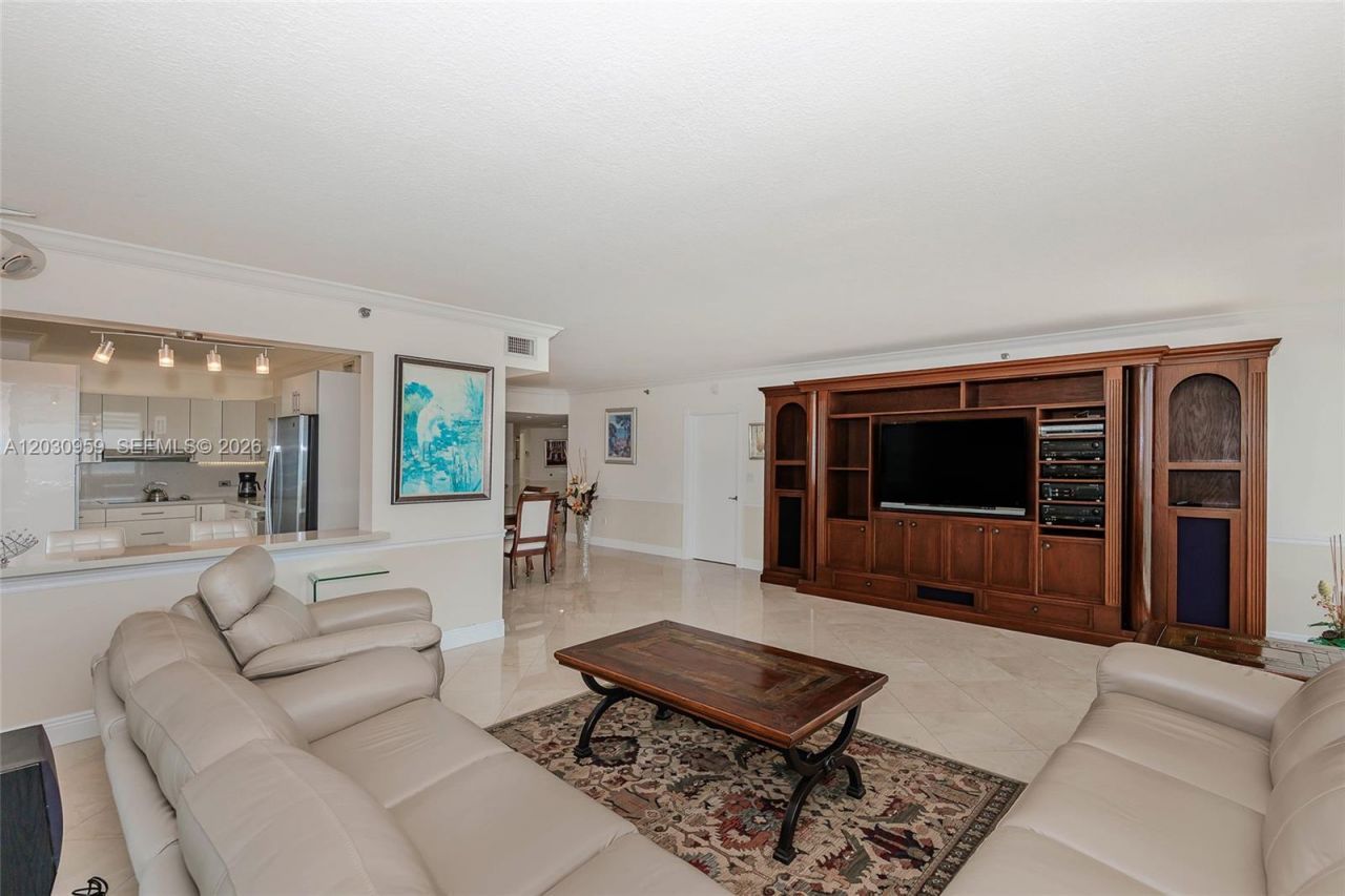 8855 Collins Ave , Unit 8J, Surfside, FL 33154 Photo