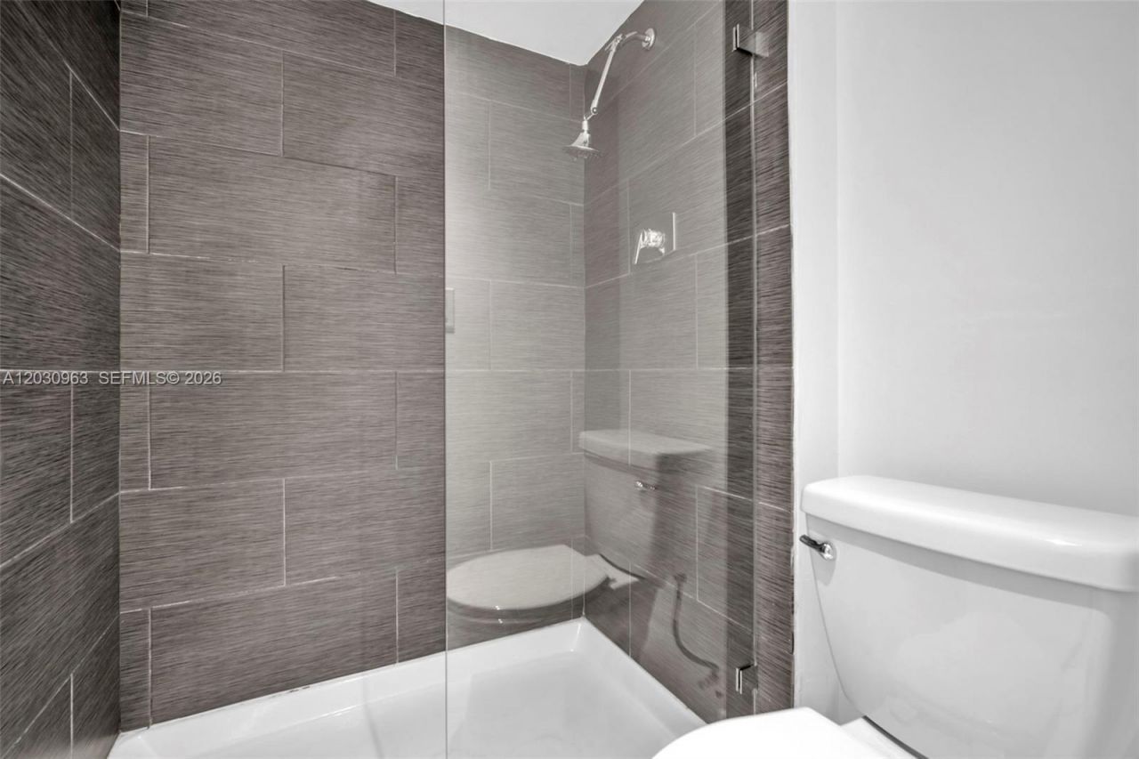 20355 NE 34th Ct , Unit 421, Aventura, FL 33180 Photo