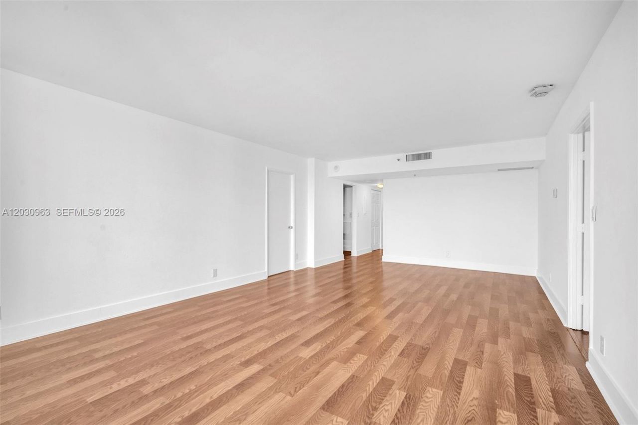 20355 NE 34th Ct , Unit 421, Aventura, FL 33180 Photo