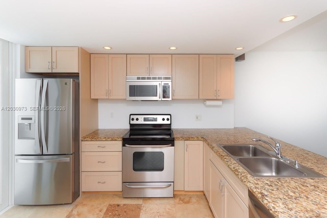 1670 Lincoln Ct, Unit 7D, Miami Beach, FL 33139 Photo