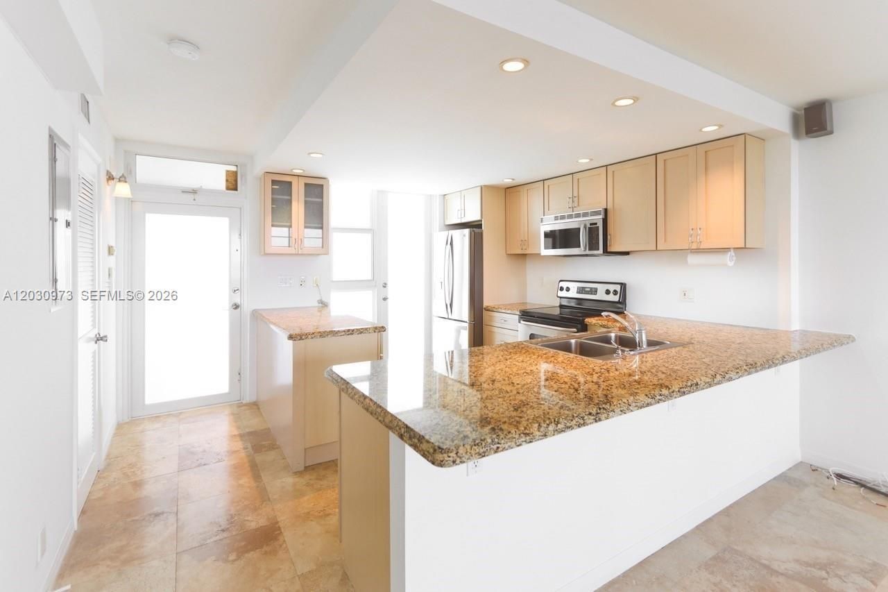 1670 Lincoln Ct, Unit 7D, Miami Beach, FL 33139 Photo