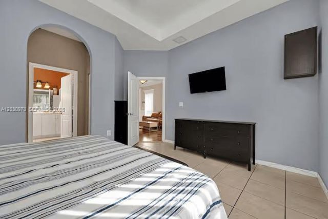 2327 NE 37th Ter , Homestead, FL 33033 Photo