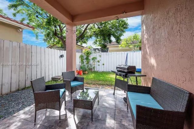 2327 NE 37th Ter , Homestead, FL 33033 Photo