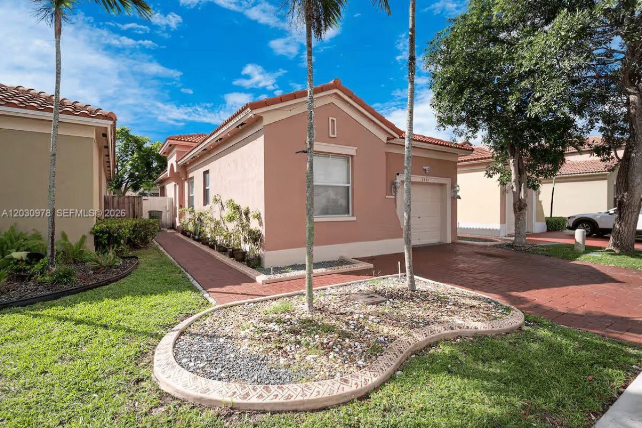 2327 NE 37th Ter , Homestead, FL 33033 Photo