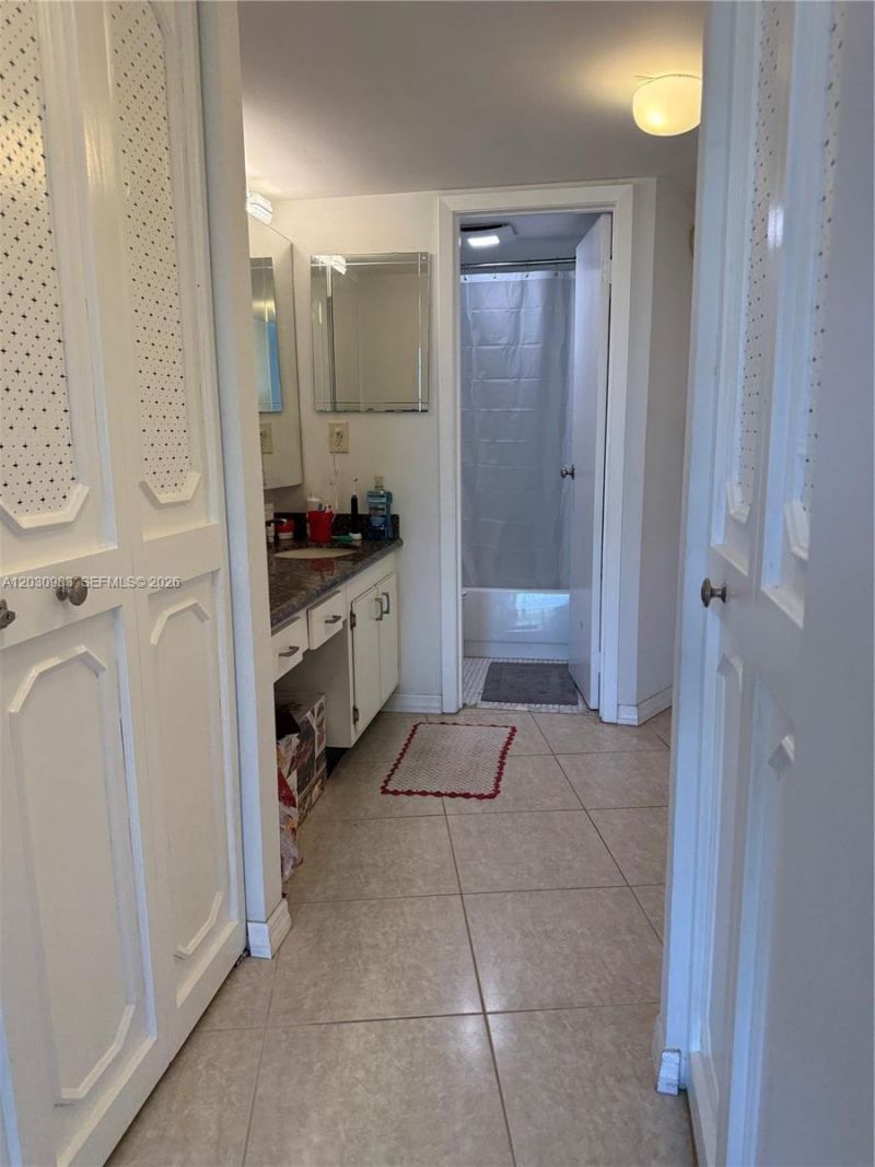 3475 N Country Club Dr , Unit 608, Aventura, FL 33180 Photo