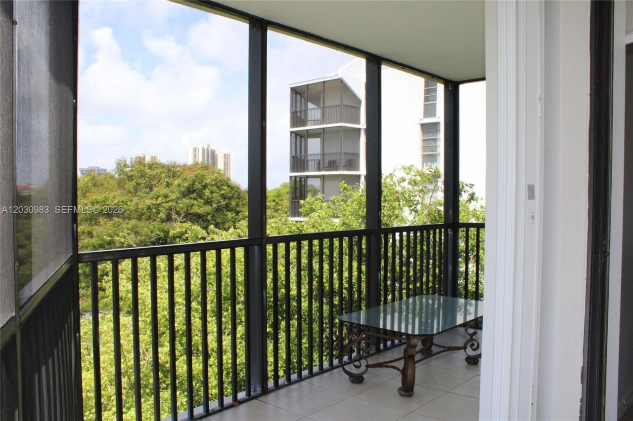 3475 N Country Club Dr , Unit 608, Aventura, FL 33180 Photo