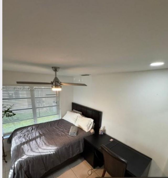 1585 NW 70th Ln , Margate, FL 33063 Photo