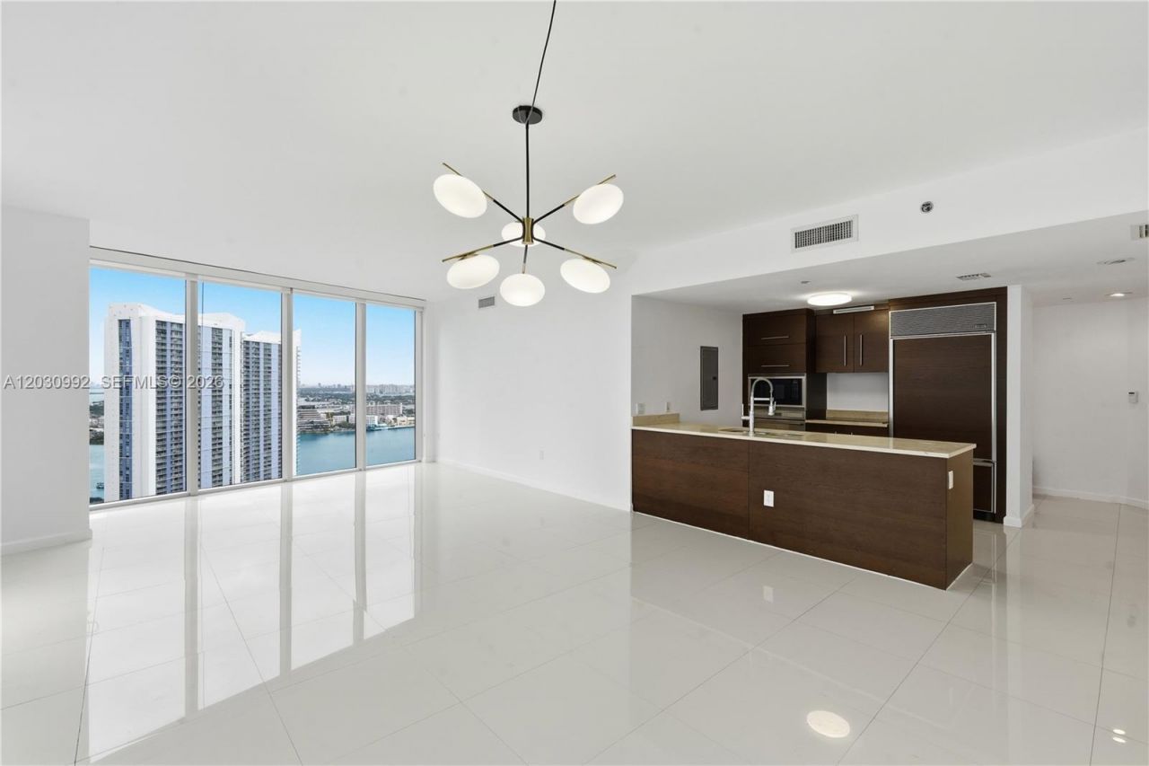 465 Brickell Ave , Unit 3202, Miami, FL 33131 Photo