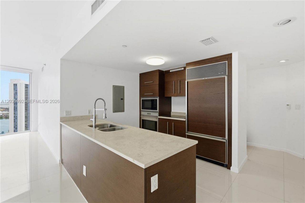 465 Brickell Ave , Unit 3202, Miami, FL 33131 Photo