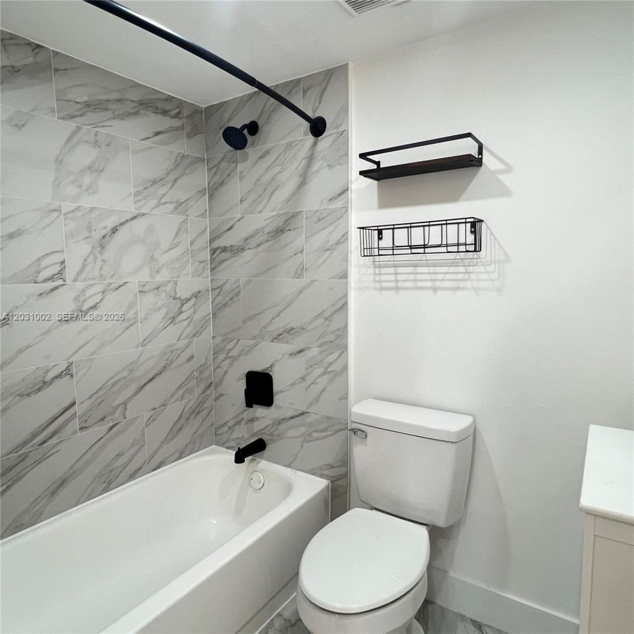 8425 NW 8th St , Unit 406, Miami, FL 33126 Photo